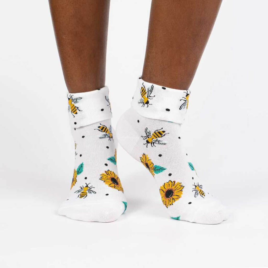 Yas Queen - Women's Turn Cuff Crew Socks