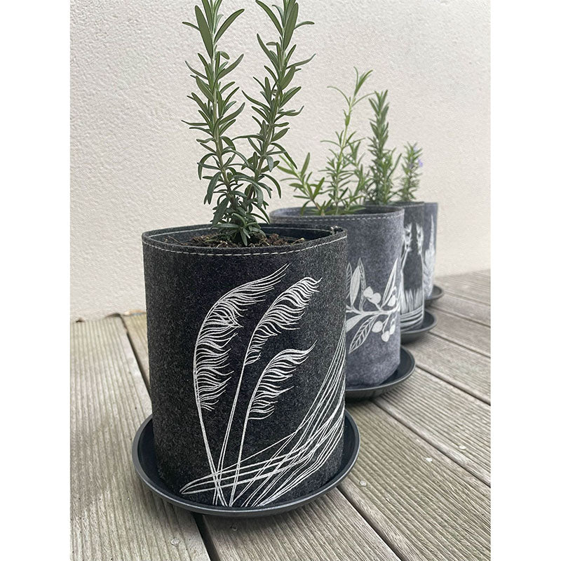 Jo Luping Design - Ecofelt Growbag - Toetoe White on Dark Grey
